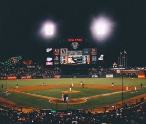 开云体育入口-欧冠淘汰赛之夜，浓眉关键时刻站出来